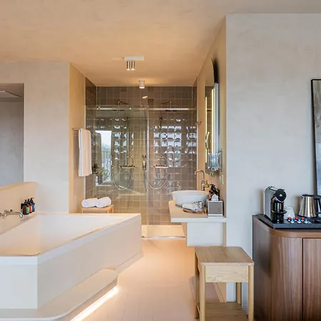 Hotel The Ostendian 4*
