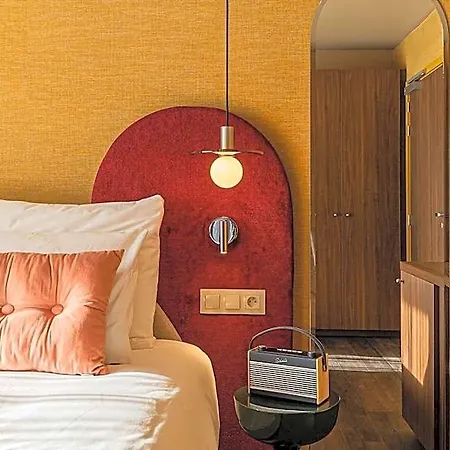 The Ostendian 4*